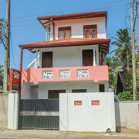 Coconut Hill Homestay Mirissa Esterno foto
