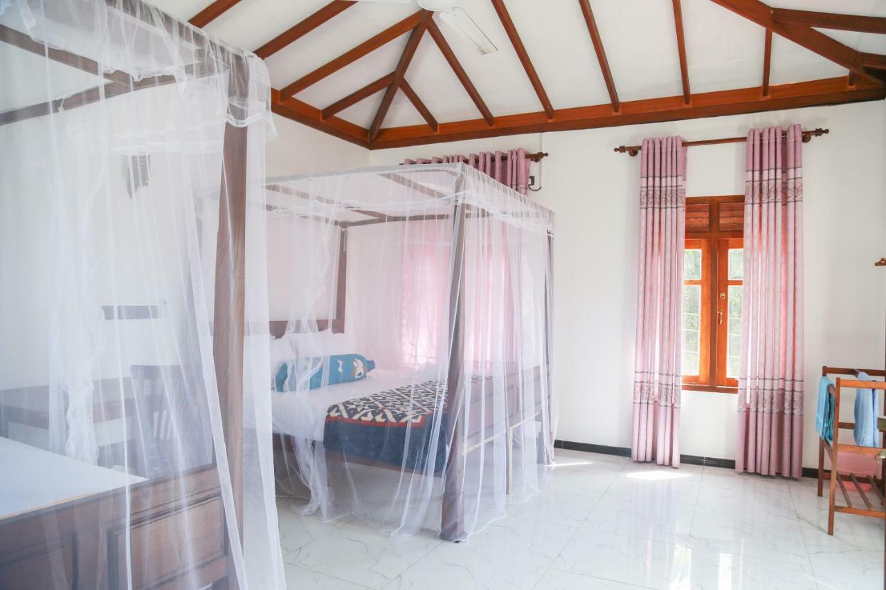 Coconut Hill Homestay Mirissa Esterno foto