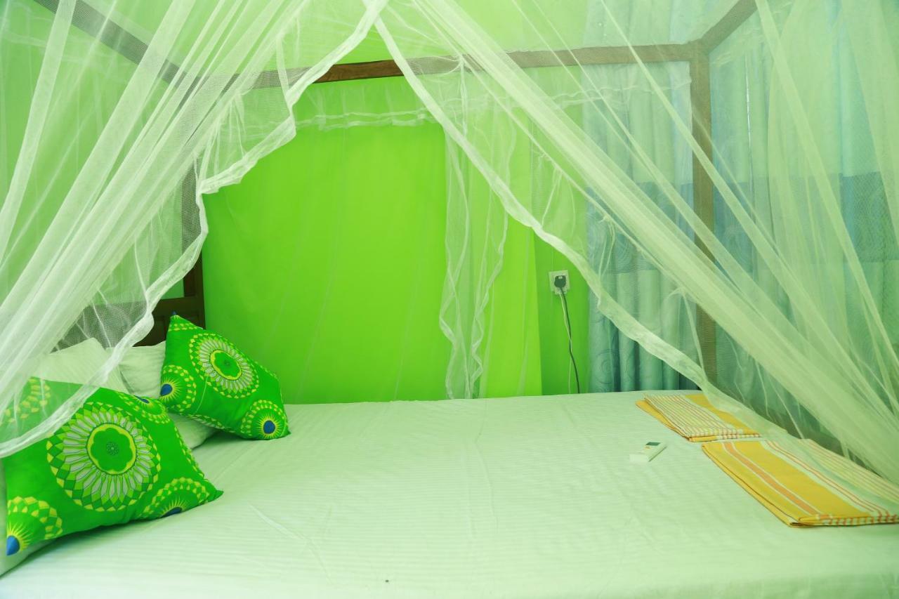 Coconut Hill Homestay Mirissa Esterno foto