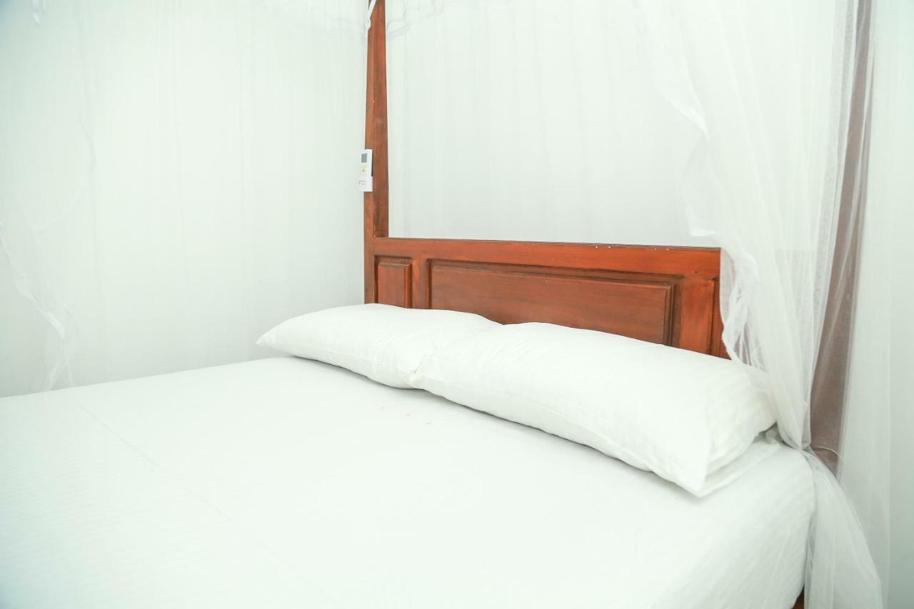 Coconut Hill Homestay Mirissa Esterno foto